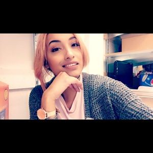 Meet your Posher, Daniela